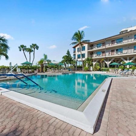 Caribbean Beach Club فورت مايس بيتش المظهر الخارجي الصورة